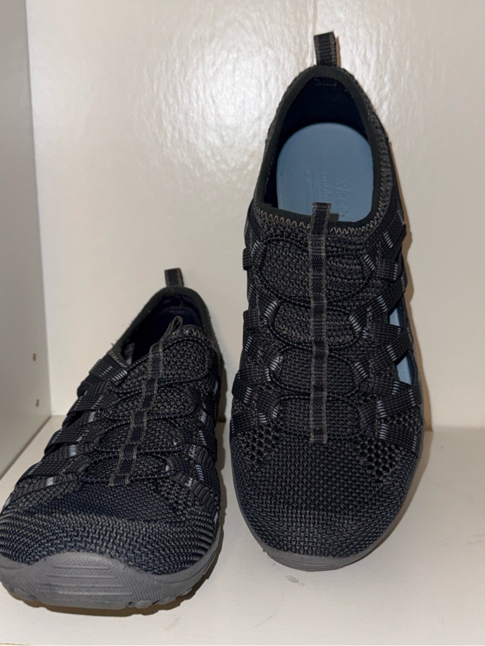 Women’s Skechers Black Knit Comfort Casual Slip-On Athletic Shoes Sz 9